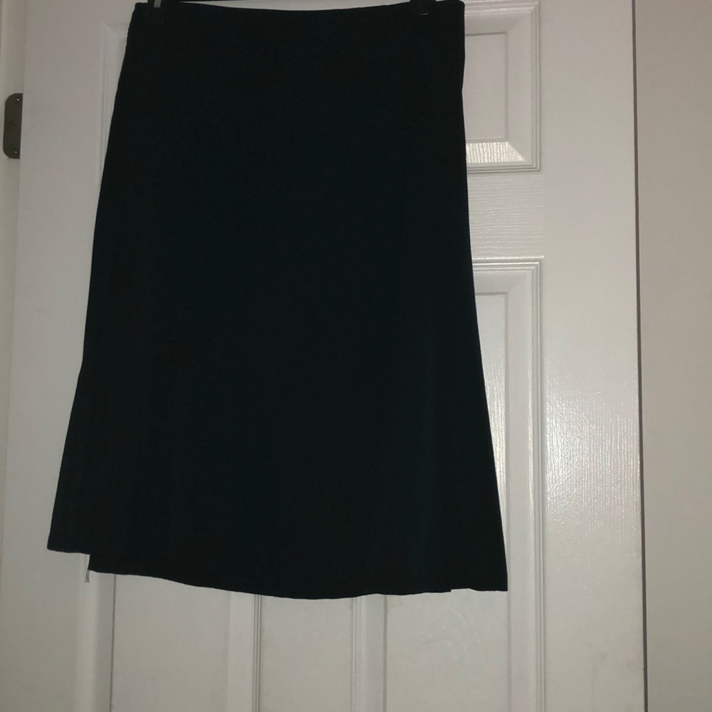 Black elegant skirt